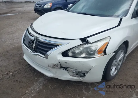 2015 Nissan Altima 2.5 Sv z USA, uszkodzony, nr VIN 1N4AL3AP7FC130007